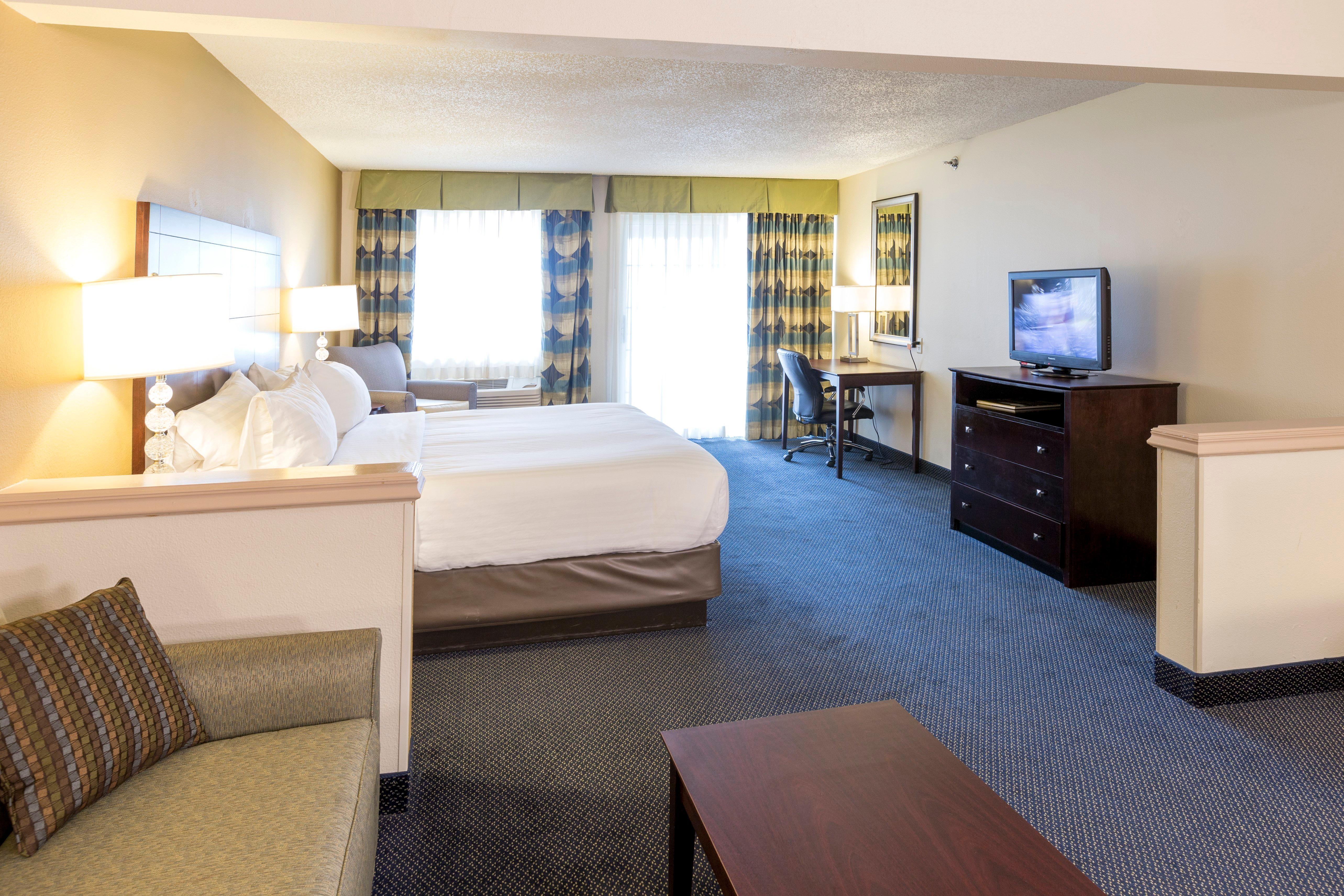 Holiday Inn Express Hotel & Suites-Saint Joseph By Ihg Exterior photo