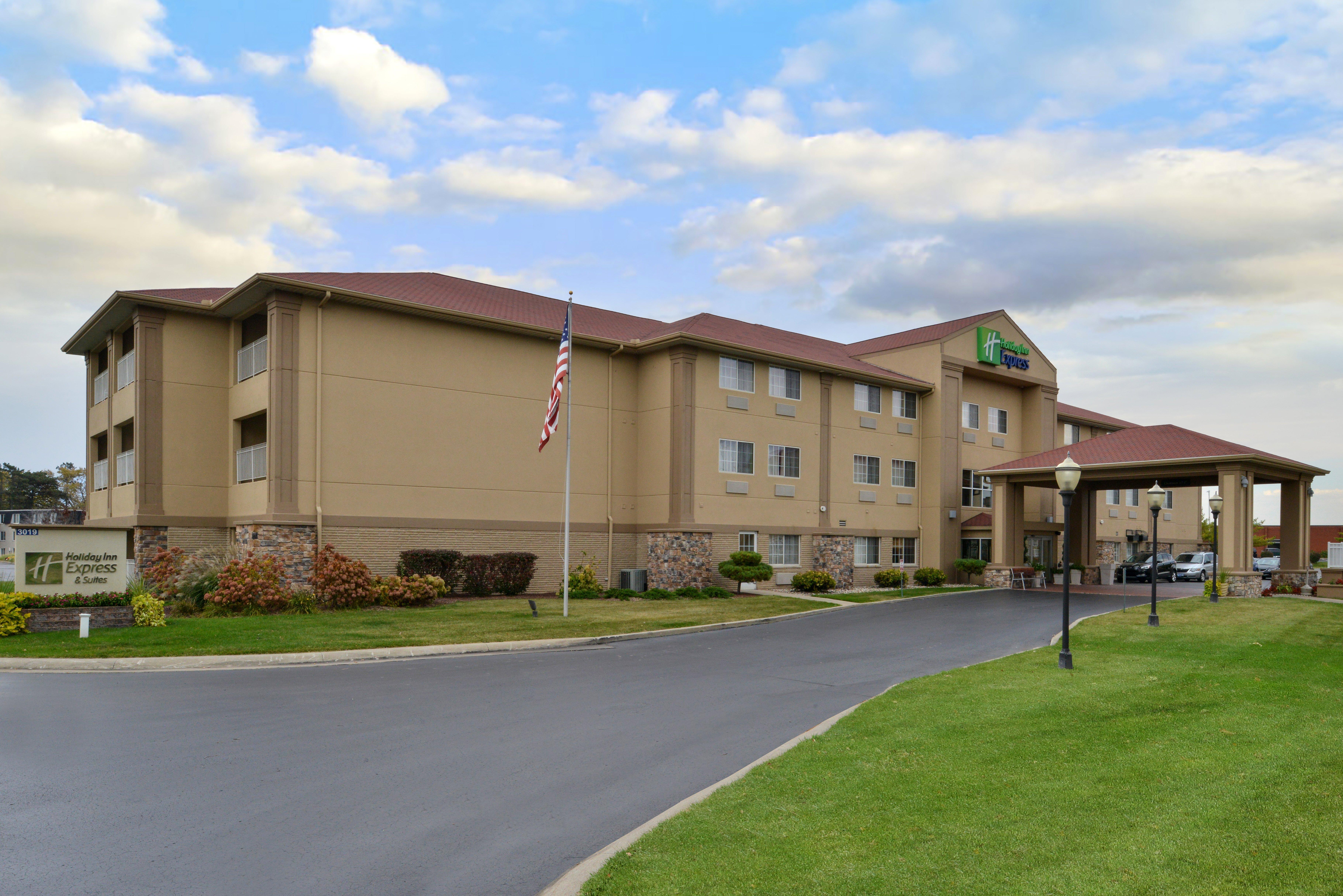 Holiday Inn Express Hotel & Suites-Saint Joseph By Ihg Exterior photo
