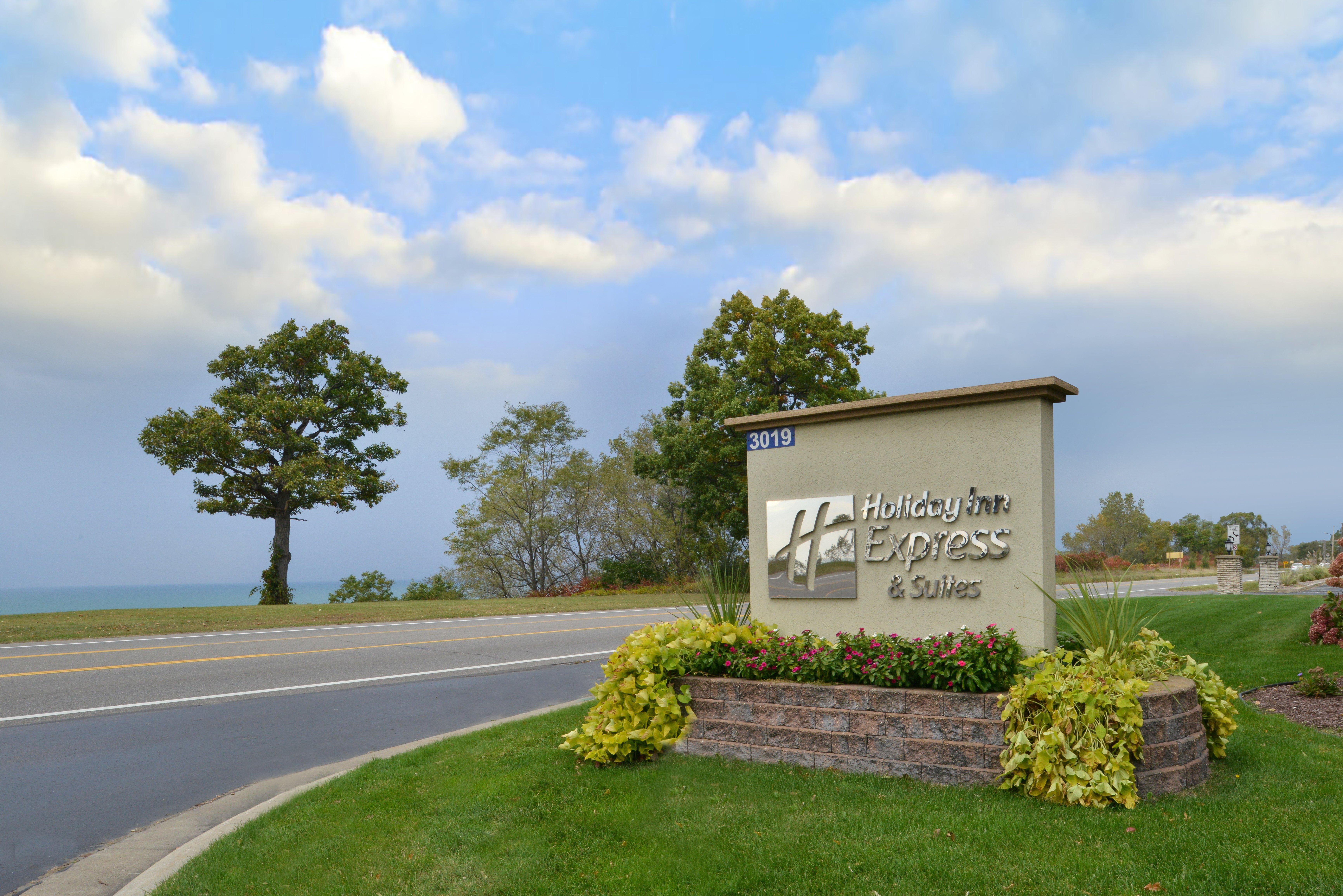 Holiday Inn Express Hotel & Suites-Saint Joseph By Ihg Exterior photo