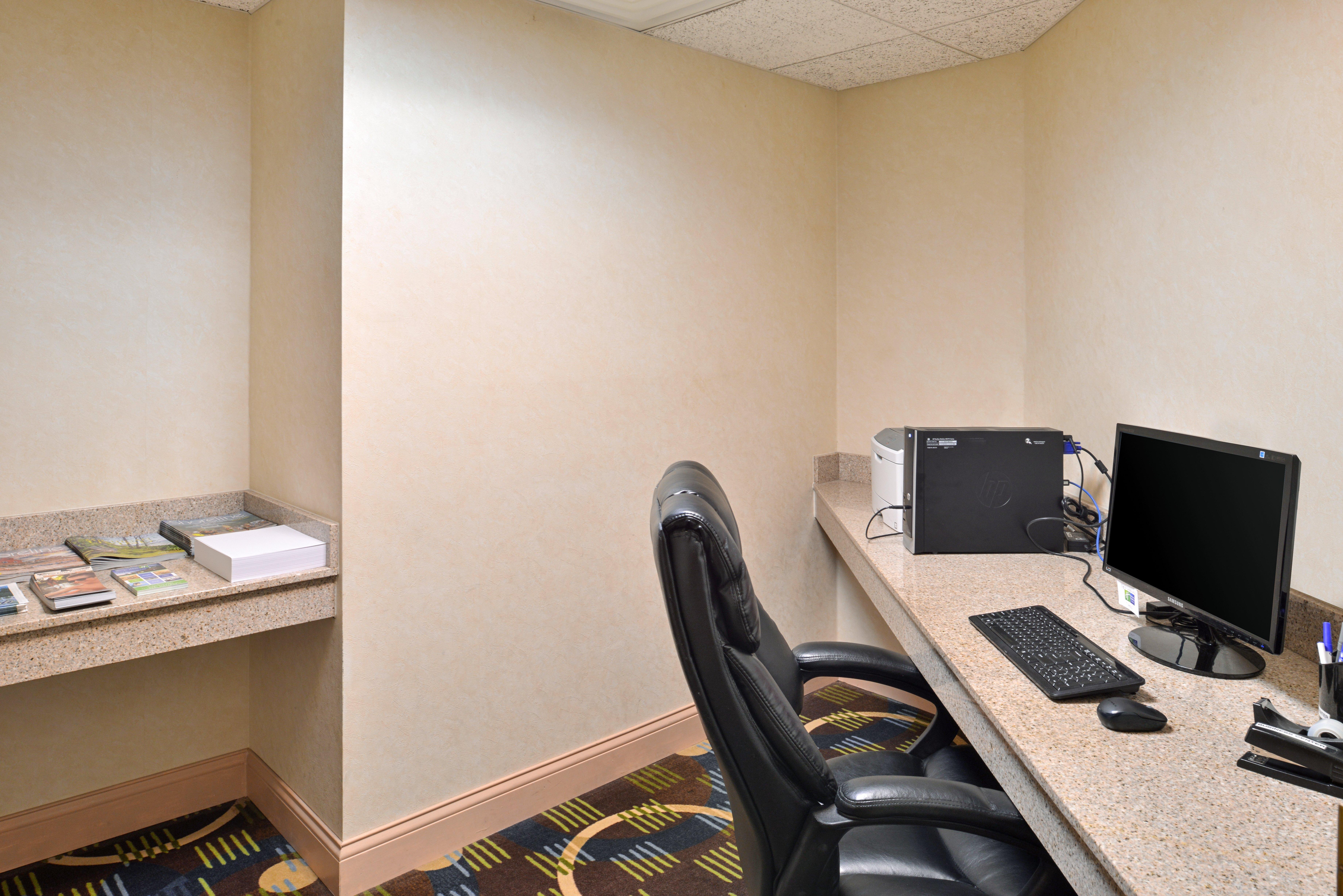 Holiday Inn Express Hotel & Suites-Saint Joseph By Ihg Exterior photo