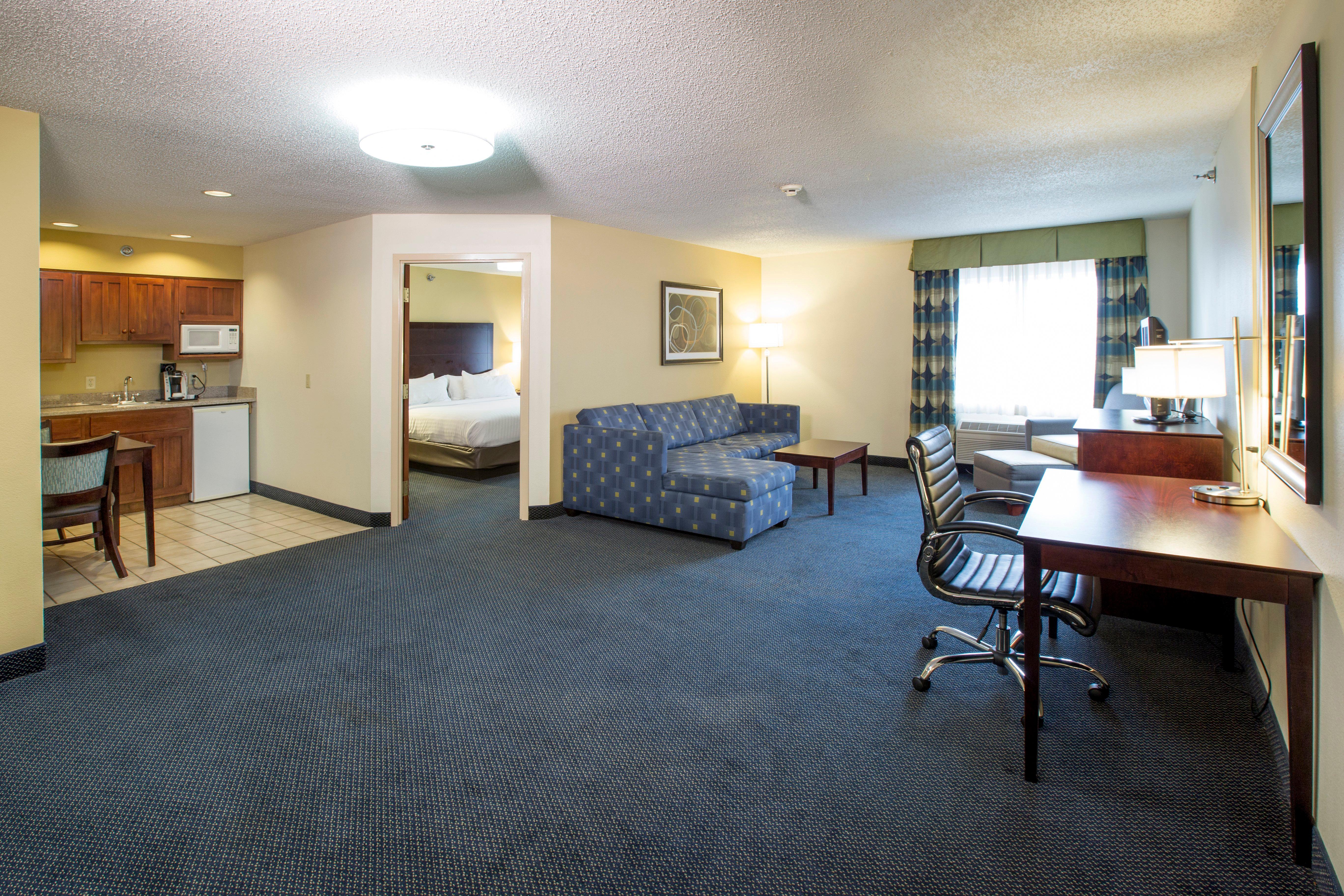 Holiday Inn Express Hotel & Suites-Saint Joseph By Ihg Exterior photo