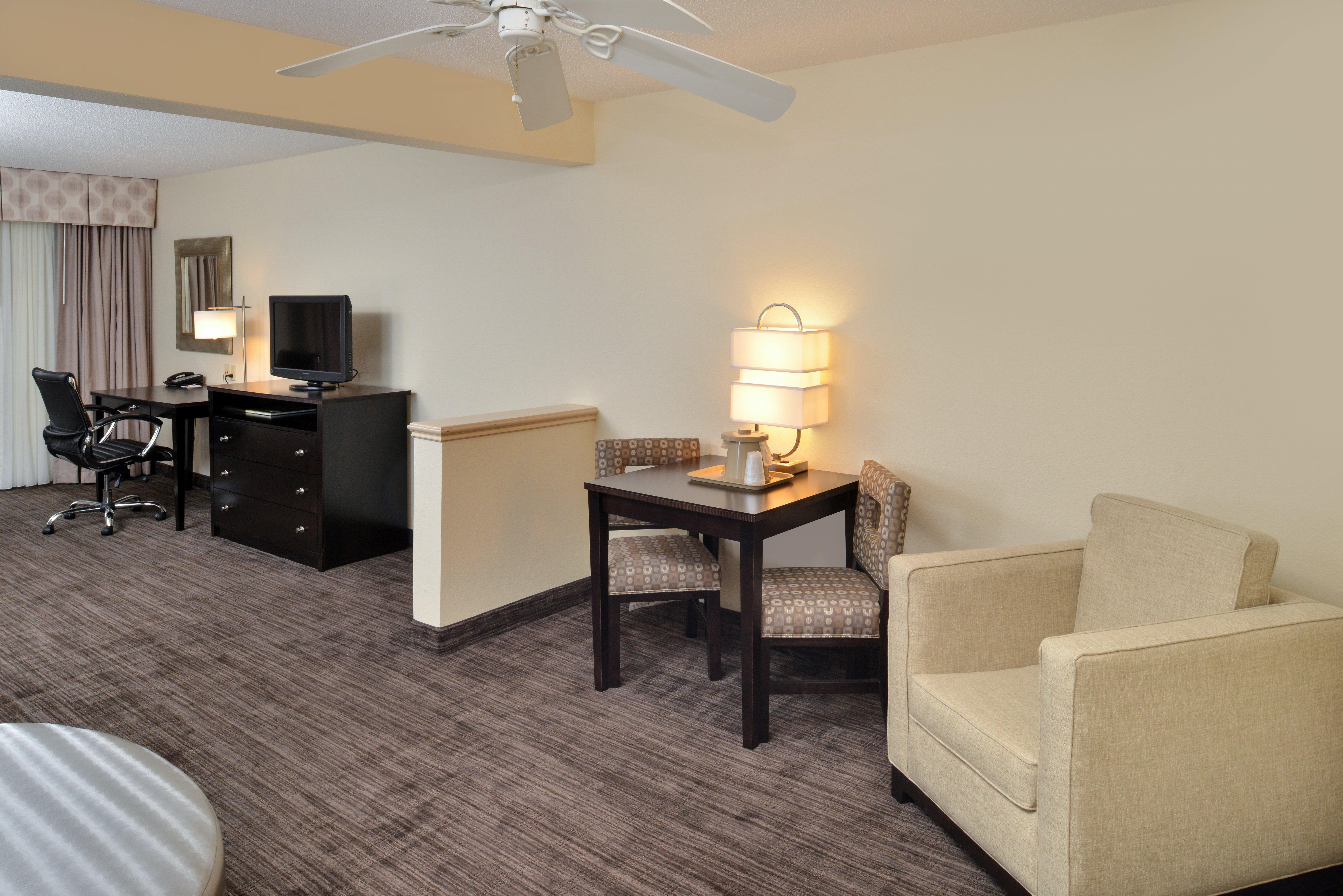 Holiday Inn Express Hotel & Suites-Saint Joseph By Ihg Exterior photo